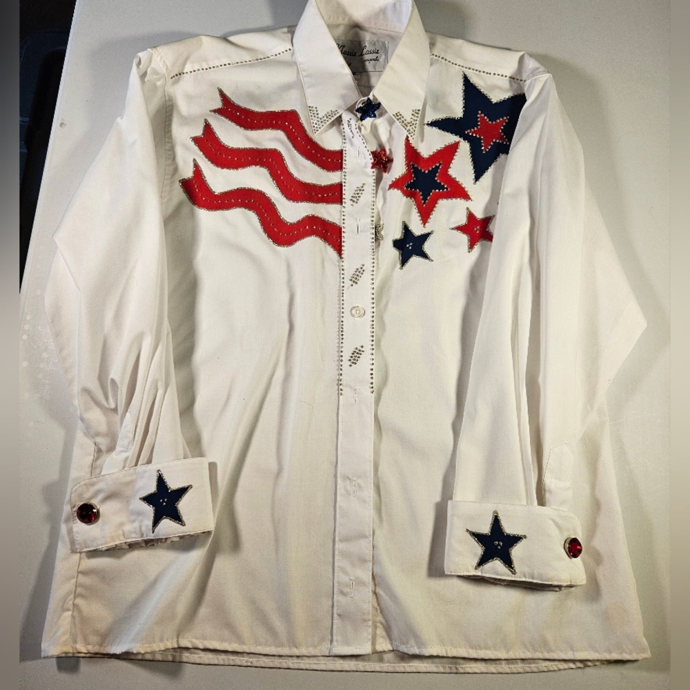 Klassy Lassie patriotic bling button up top size small